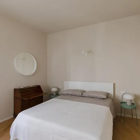 Modern Spacious On The Tevere דירה