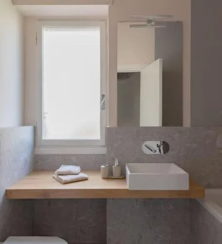 Modern Spacious On The Tevere * Róma