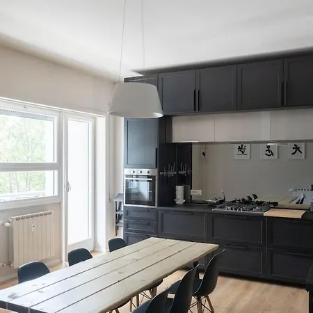 Modern Spacious On The Tevere Apartment Rome