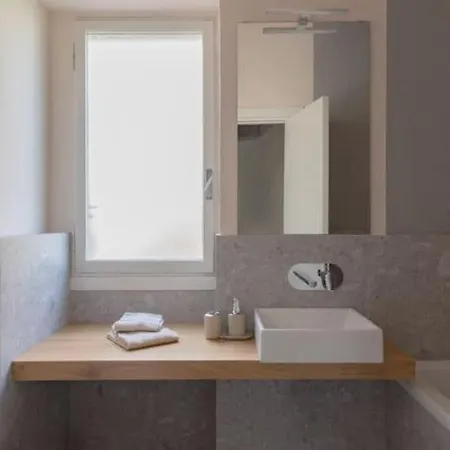 Modern Spacious On The Tevere * Rome